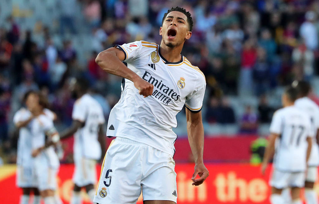 毫不知情！老鹰闪电交易，特雷·杨在替补席被告知交易，黯然离场